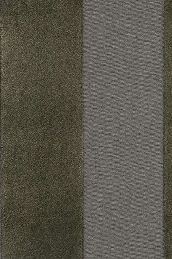 18100